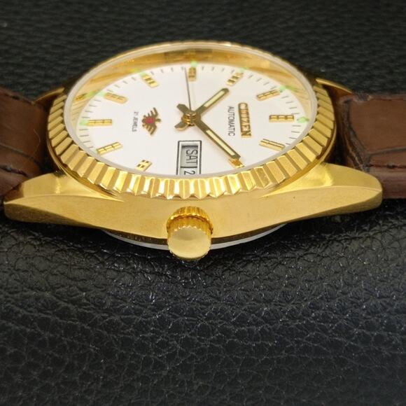 Vintage 1972 Citizen Automatic Mens Gold Watch W/daydate & White accents - Picture 5 of 10